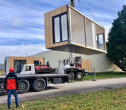 modulární-stavby převoz kontejneru na místo instalace
